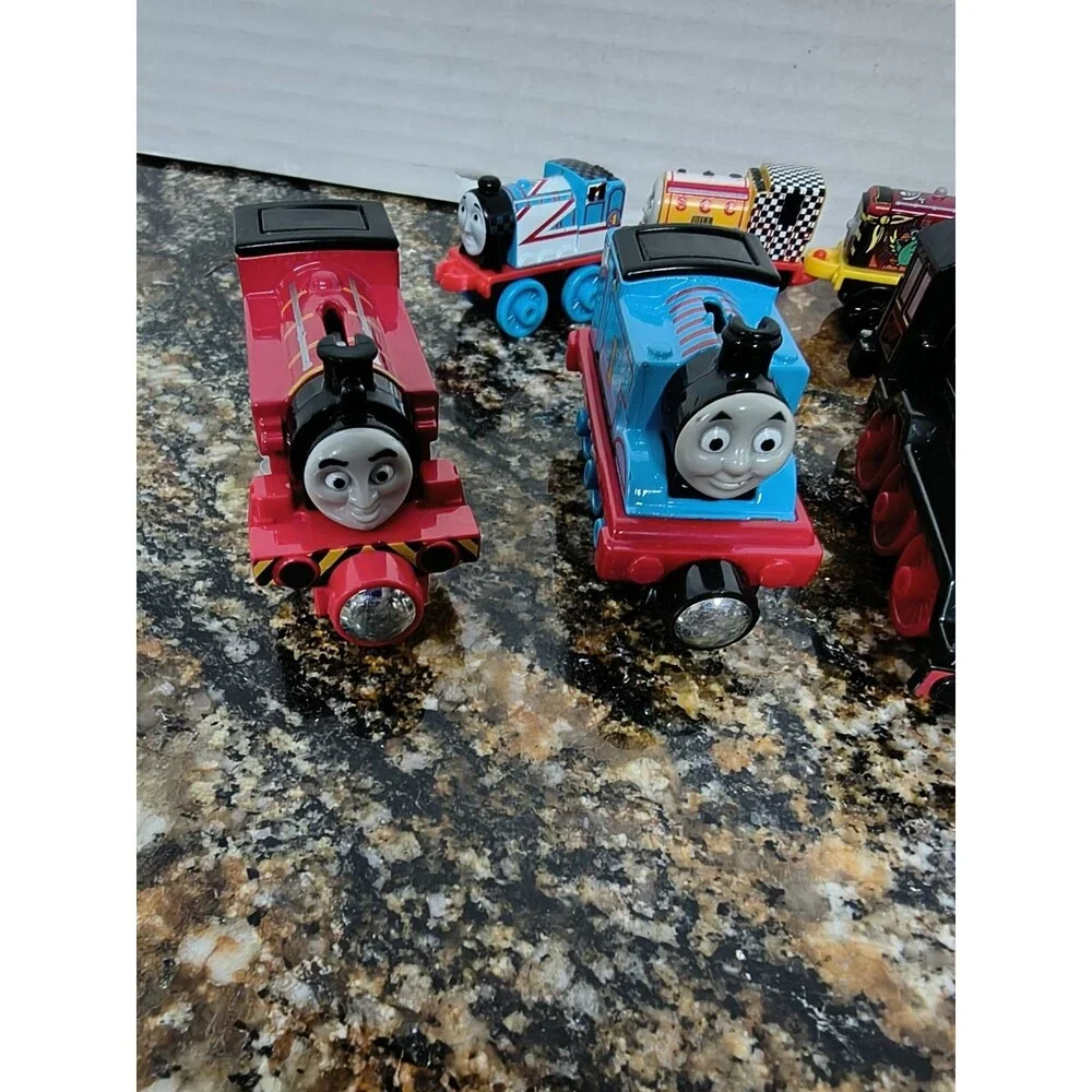 Lot Of 10 Thomas The Train And Friends Engines Cars Magnetic & Connector Toys